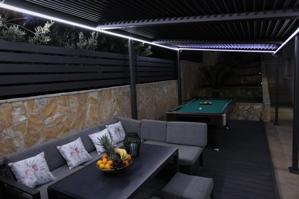 טרוגיר Luxury Villa Lana Apt, Seaview Terrace, Large Outdoor Space, Bbq מראה חיצוני תמונה