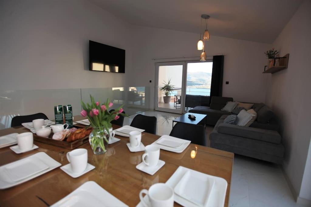 טרוגיר Luxury Villa Lana Apt, Seaview Terrace, Large Outdoor Space, Bbq מראה חיצוני תמונה